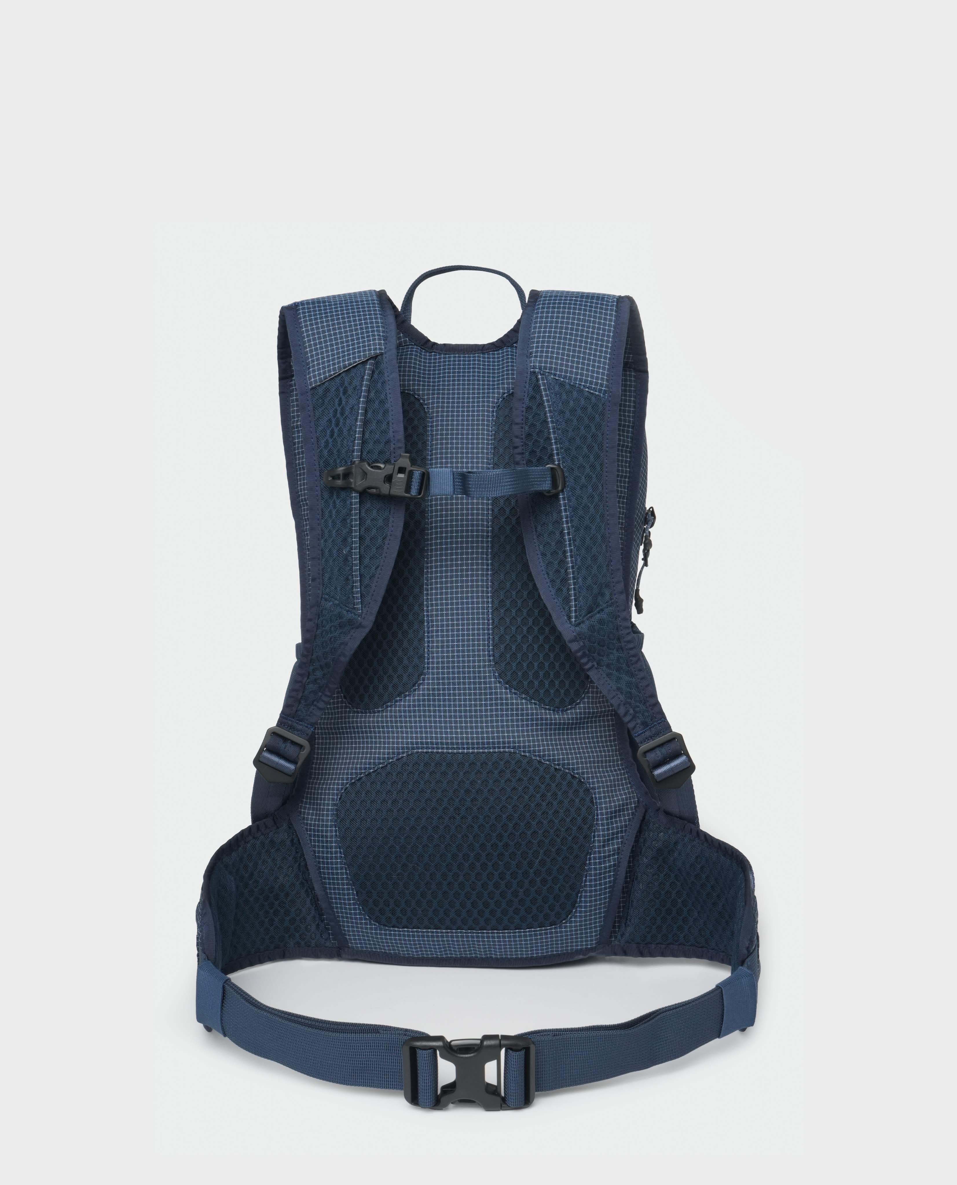 Cacher Backpack 16L
